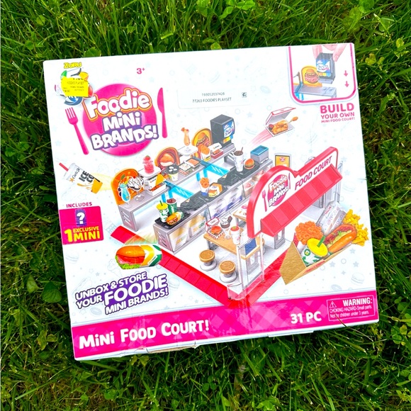 ⚡️5 Surprise Foodie Mini Brands Mini Food Court Novelty Toy - Picture 1 of 1